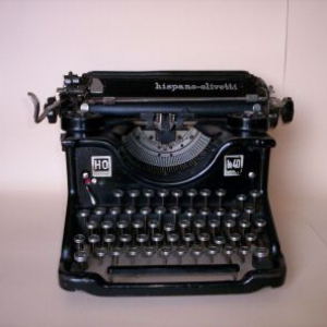 Máquina de escribir HISPANO OLIVETTI M40