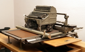 Máquina de escribir ELLIOT FISHER